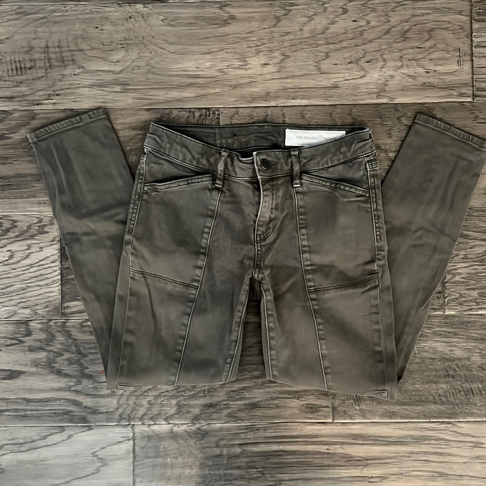 Treasure & bond denim in camo green Size 27